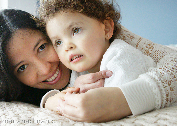 Mamá e hija regaloneando