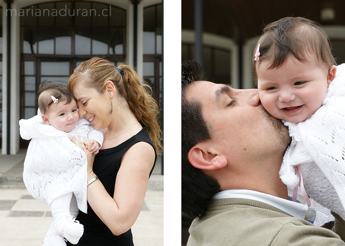 Con mamá y papá frente a la Parroquia Naval