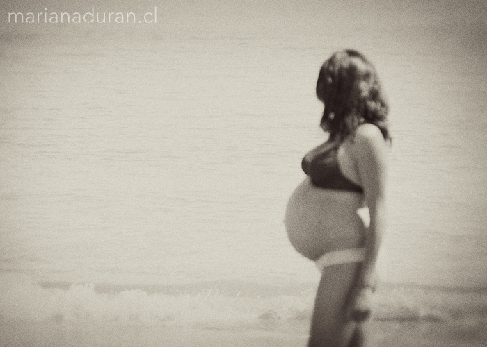 Embarazada de Santiago en la playa