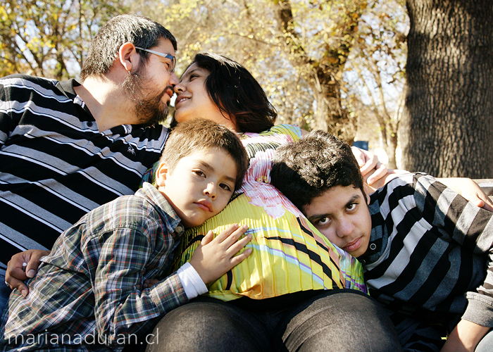 Niños esperando un hermanito